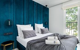 El Apartments - Castor